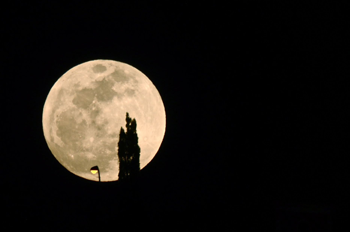'Supermoon' Science: Biggest Full Moon of 2013 Explained